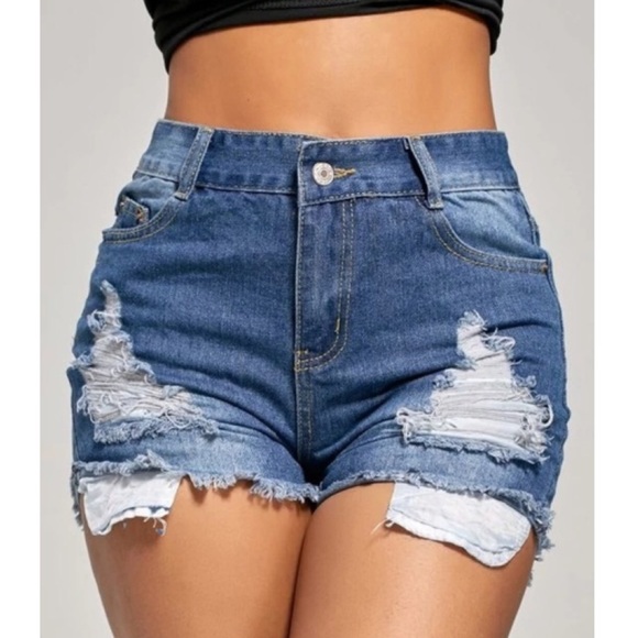 Hot 🔥Distressed denim cutoff Jean shorts *NWT* - Picture 7 of 8